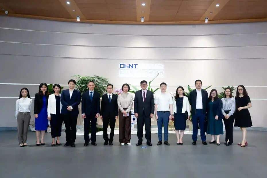 Exploration of CHINT by Singapore's Trade and Industry Leaders