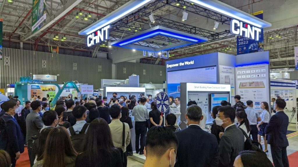 Many visitors at the CHINT booth